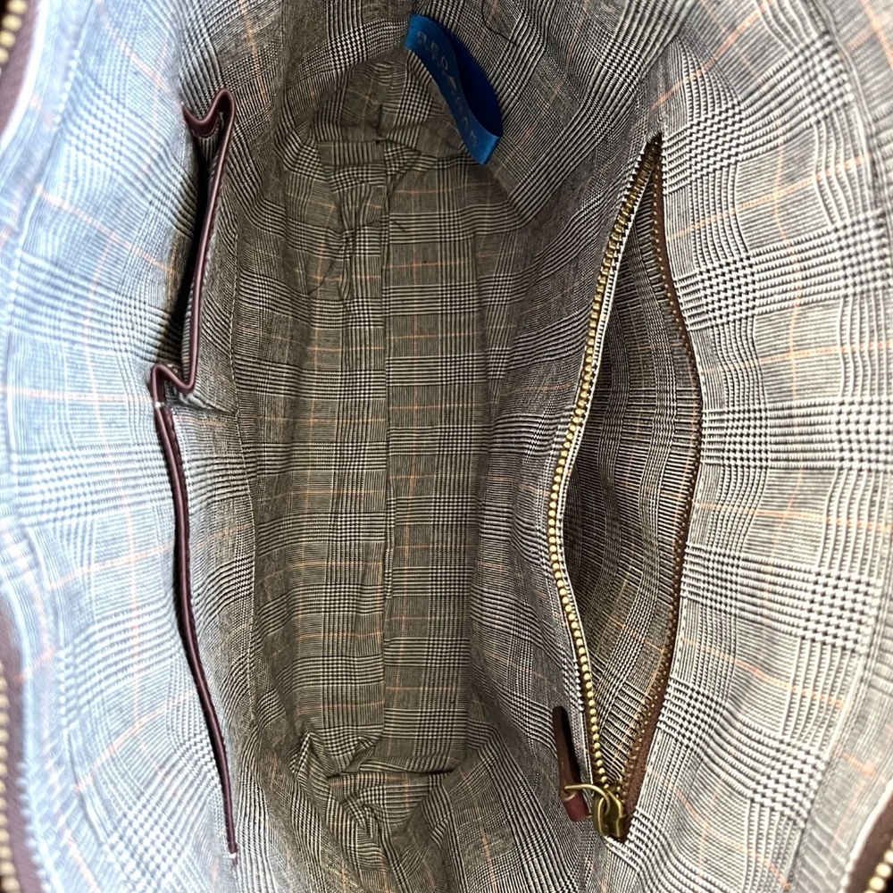 Large Tote, Beautiful Leather Business Tote. - Picture 8 of 8